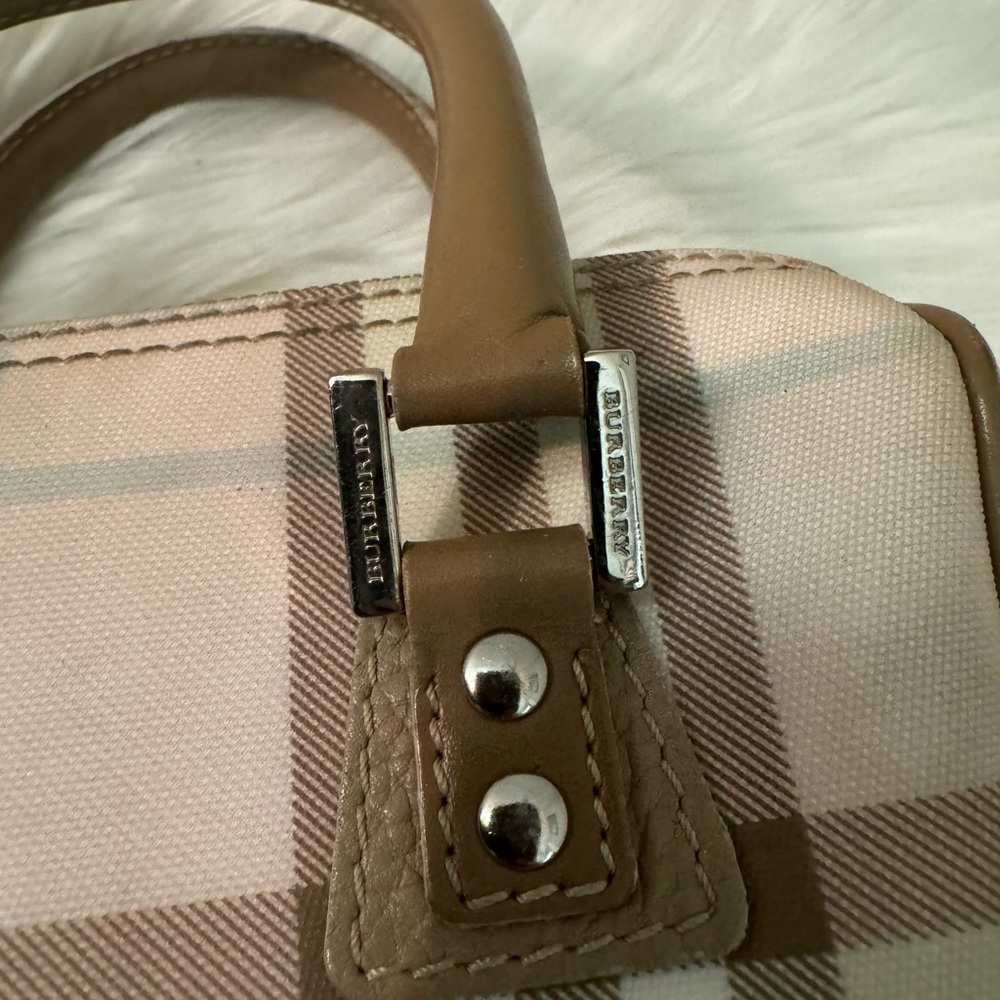 Authentic BURBERRY London pink mini nova check bag - Picture 3 of 10